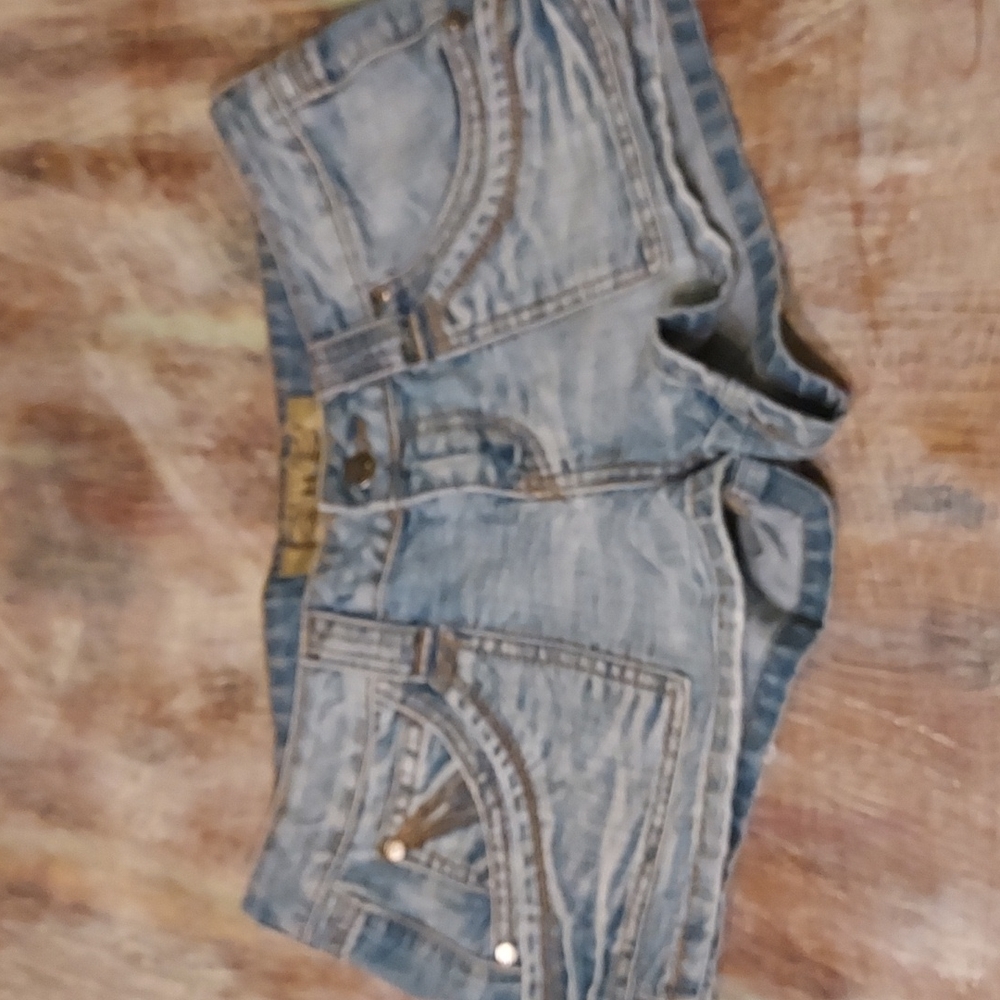 Short jean shorts